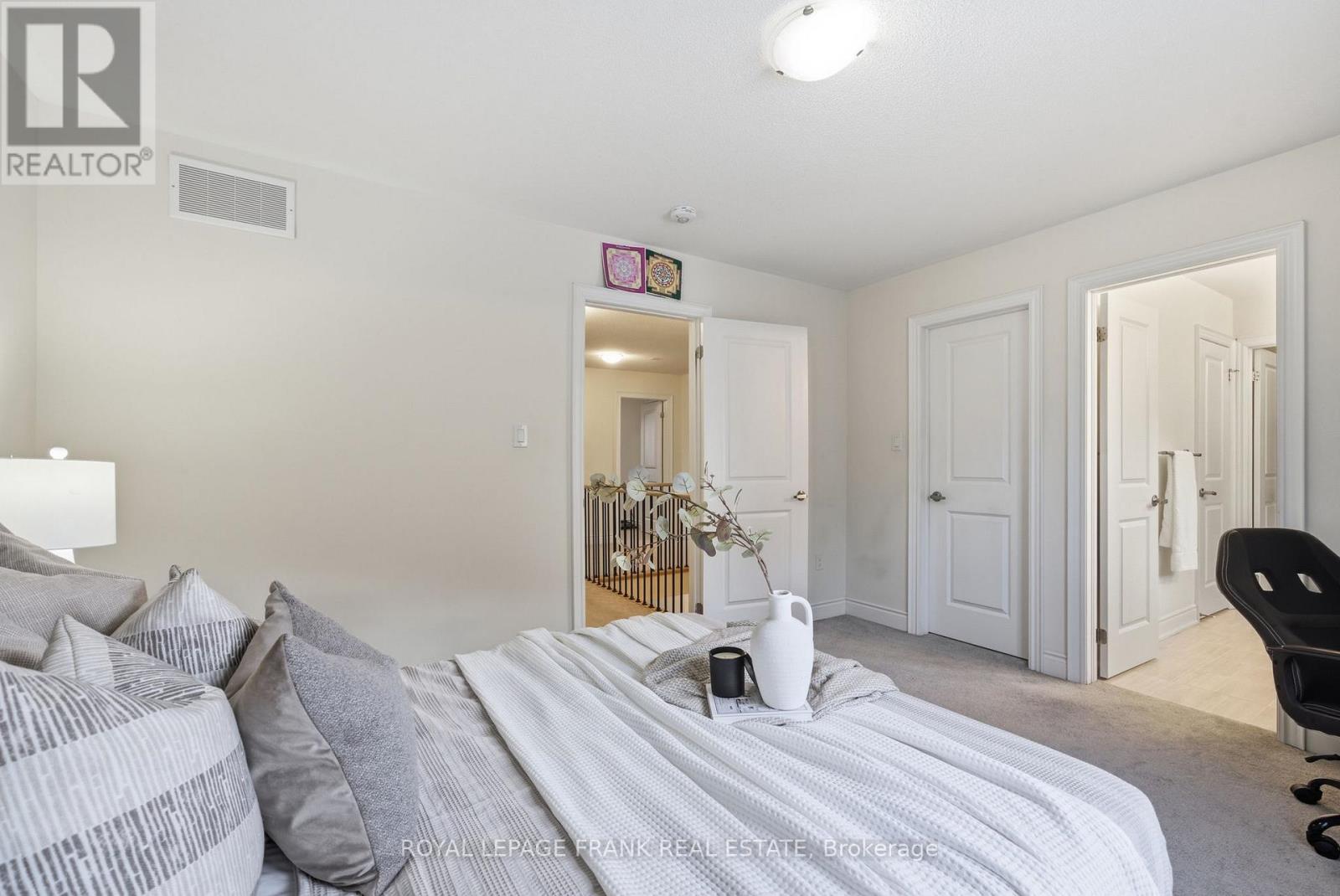 60 Hennessey Crescent, Kawartha Lakes (Lindsay), Ontario  K9V 0P3 - Photo 30 - X12807752