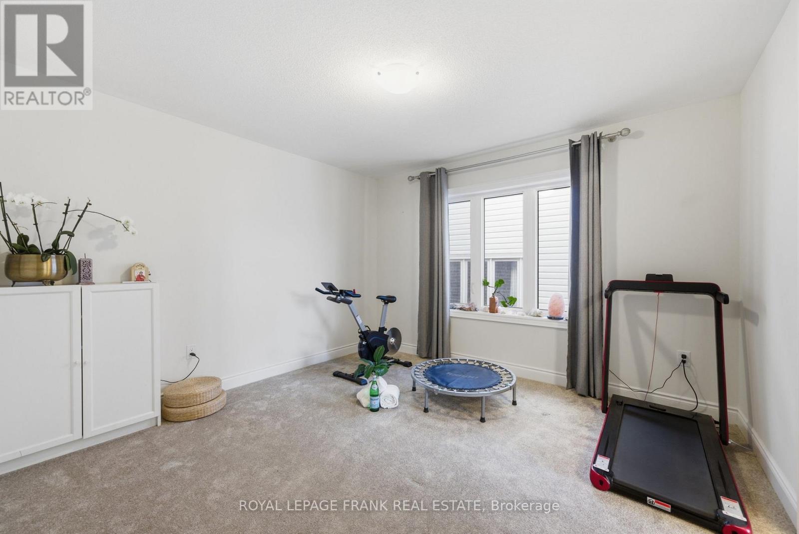 60 Hennessey Crescent, Kawartha Lakes (Lindsay), Ontario  K9V 0P3 - Photo 34 - X12807752