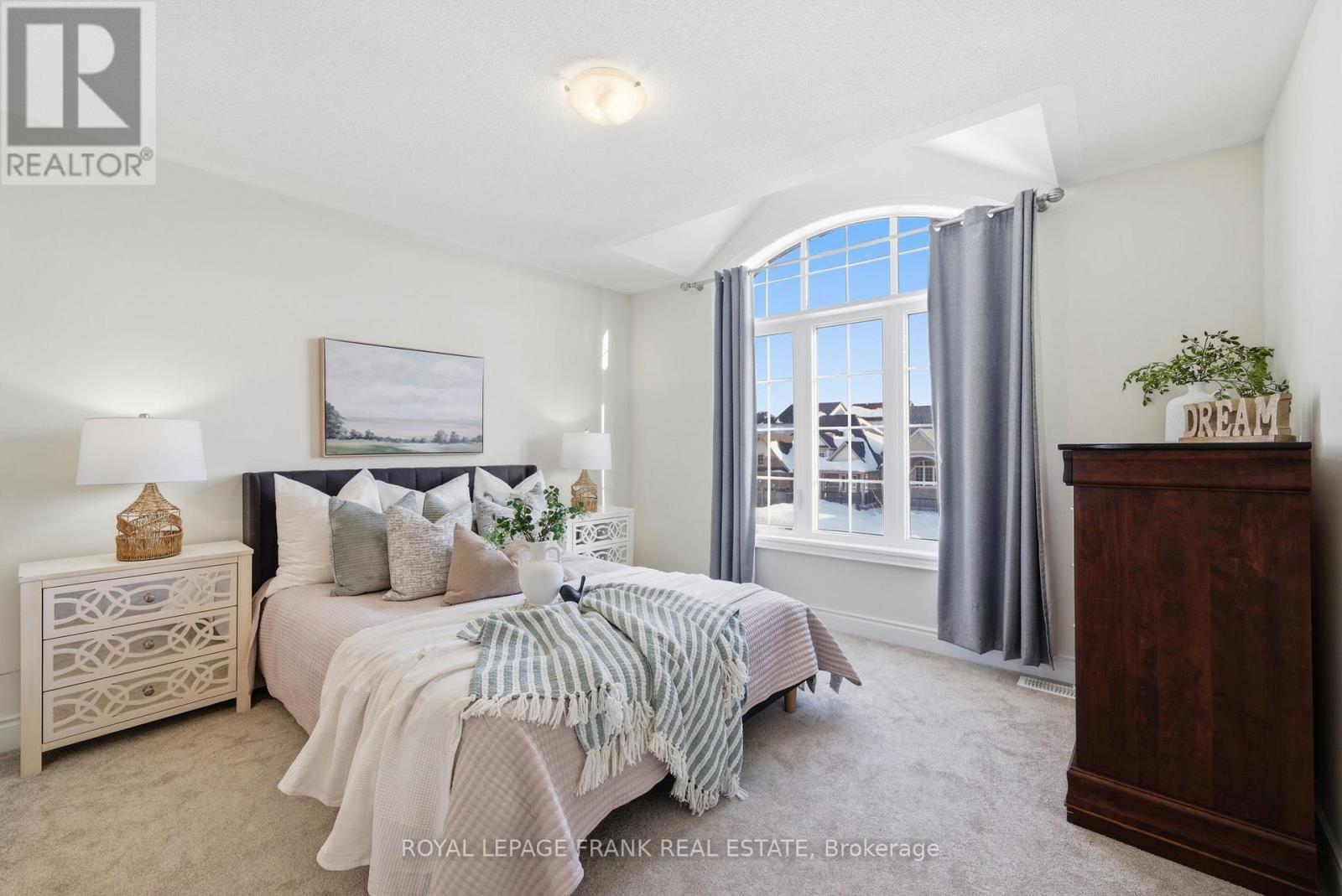 60 Hennessey Crescent, Kawartha Lakes (Lindsay), Ontario  K9V 0P3 - Photo 37 - X12807752