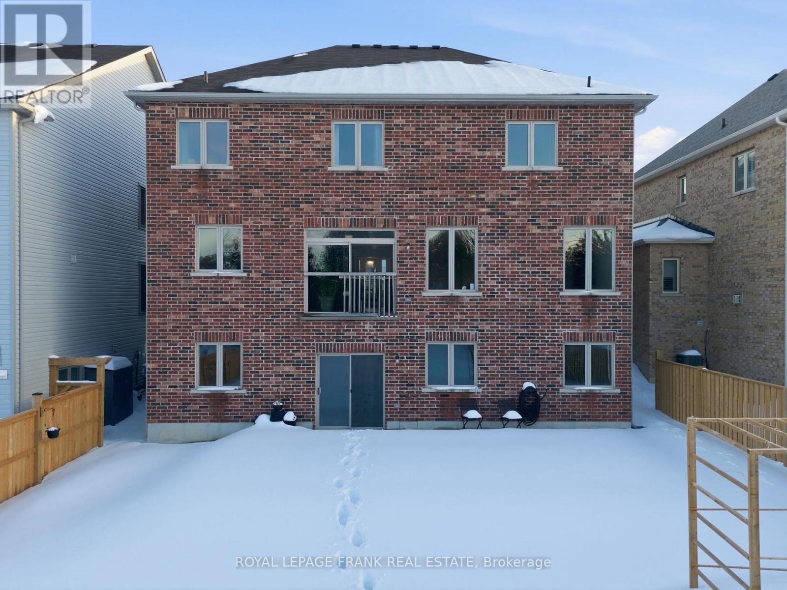 60 Hennessey Crescent, Kawartha Lakes (Lindsay), Ontario  K9V 0P3 - Photo 41 - X12807752