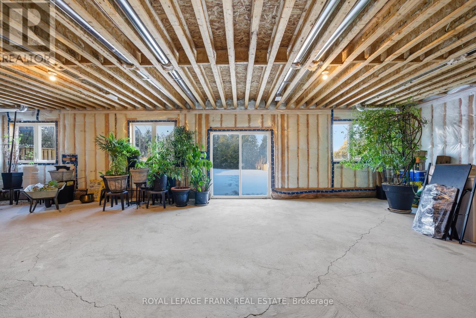 60 Hennessey Crescent, Kawartha Lakes (Lindsay), Ontario  K9V 0P3 - Photo 43 - X12807752