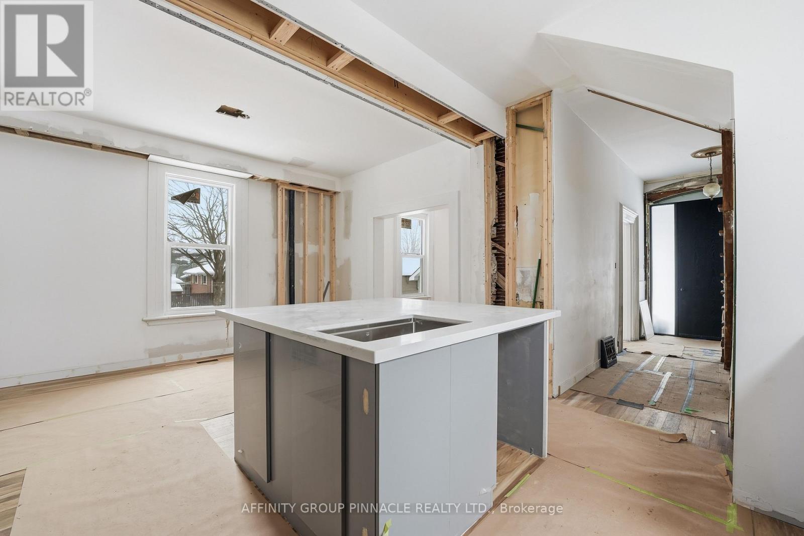 40 Albert Street S, Kawartha Lakes (Lindsay), Ontario  K9V 3G7 - Photo 11 - X12808242