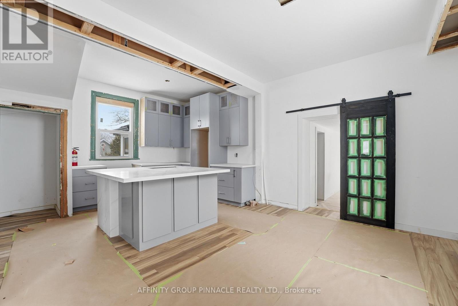 40 Albert Street S, Kawartha Lakes (Lindsay), Ontario  K9V 3G7 - Photo 13 - X12808242