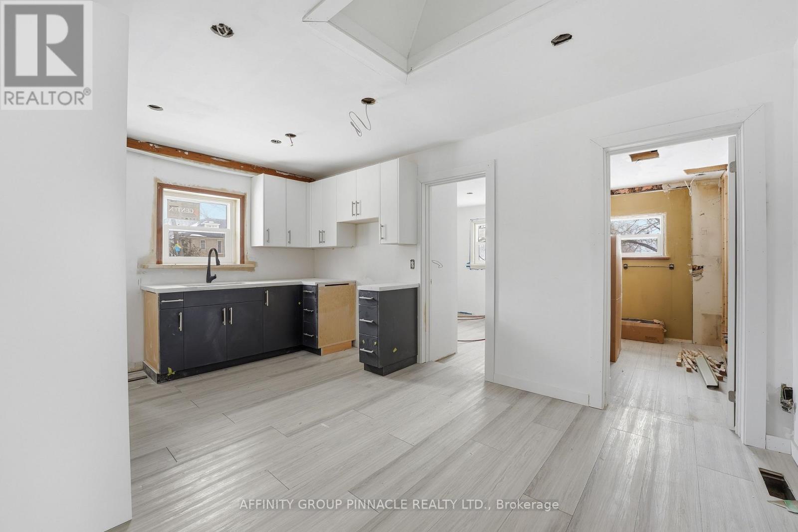 40 Albert Street S, Kawartha Lakes (Lindsay), Ontario  K9V 3G7 - Photo 19 - X12808242