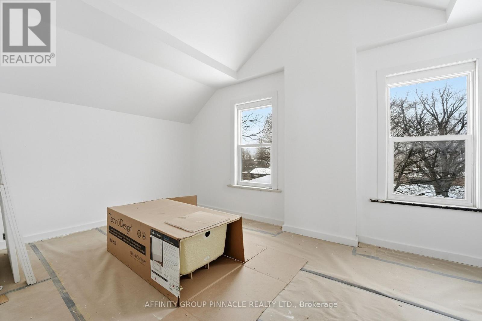 40 Albert Street S, Kawartha Lakes (Lindsay), Ontario  K9V 3G7 - Photo 28 - X12808242