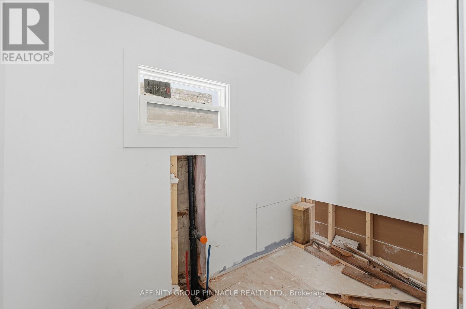 40 Albert Street S, Kawartha Lakes (Lindsay), Ontario  K9V 3G7 - Photo 40 - X12808242