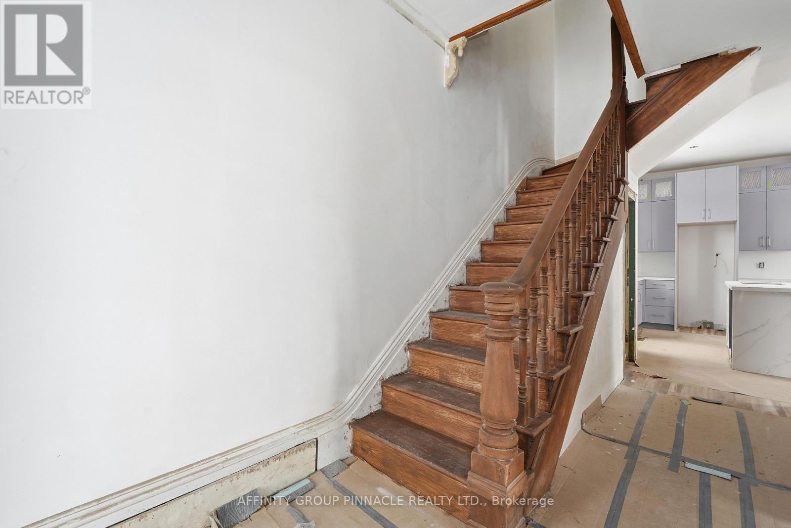 40 Albert Street S, Kawartha Lakes (Lindsay), Ontario  K9V 3G7 - Photo 6 - X12808242