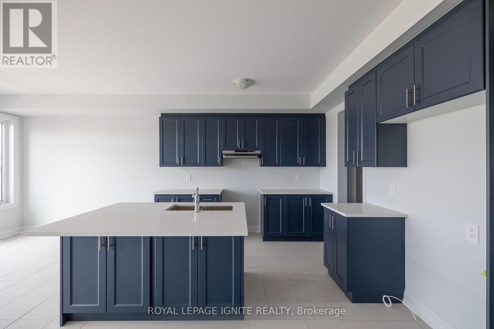 184 St. Joseph Rd Road W, Kawartha Lakes (Lindsay), Ontario  K9V 0R6 - Photo 6 - X12810184