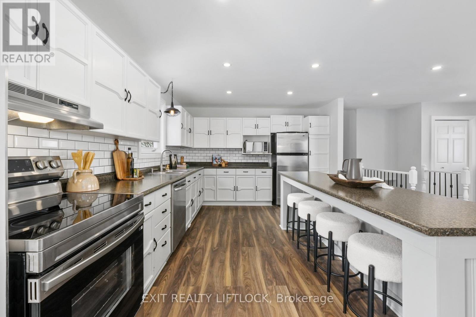 1018 Meadowview Road, Kawartha Lakes (Omemee), Ontario  K0L 2W0 - Photo 12 - X12810800