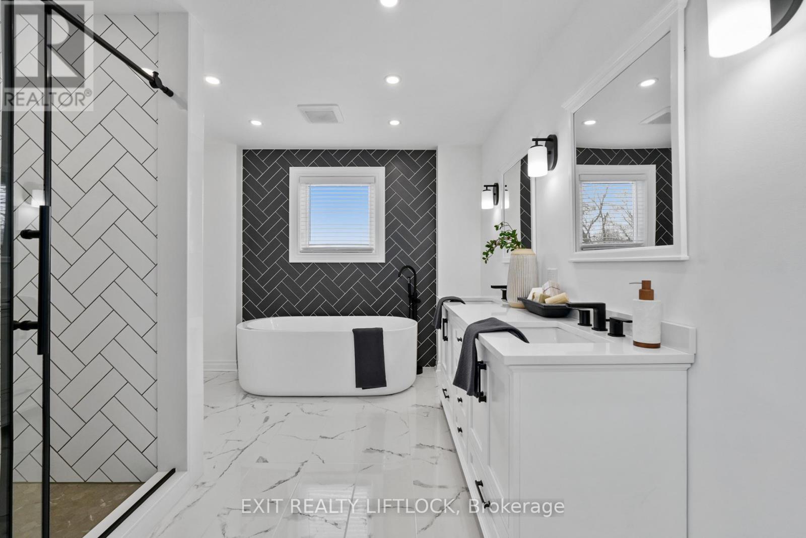 1018 Meadowview Road, Kawartha Lakes (Omemee), Ontario  K0L 2W0 - Photo 15 - X12810800