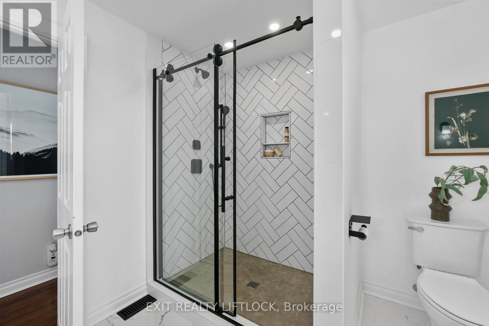 1018 Meadowview Road, Kawartha Lakes (Omemee), Ontario  K0L 2W0 - Photo 16 - X12810800