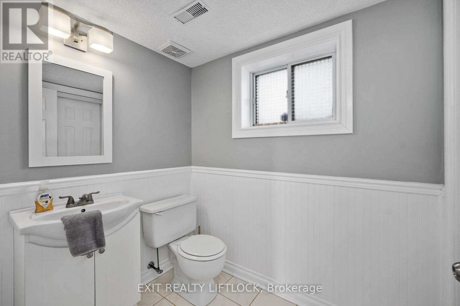 1018 Meadowview Road, Kawartha Lakes (Omemee), Ontario  K0L 2W0 - Photo 21 - X12810800