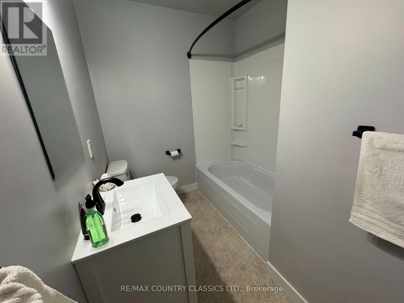 29 Hemlock Street, Highlands East (Bicroft Ward), Ontario  K0L 1M0 - Photo 17 - X12811186