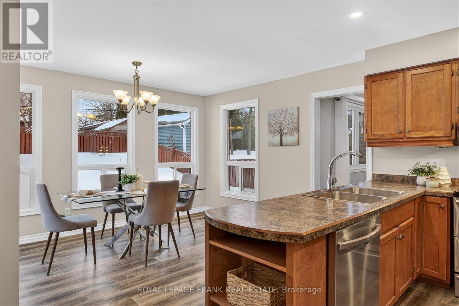 1821 Parkwood Circle, Peterborough (Monaghan Ward 2), Ontario  K9J 8C3 - Photo 15 - X12811250