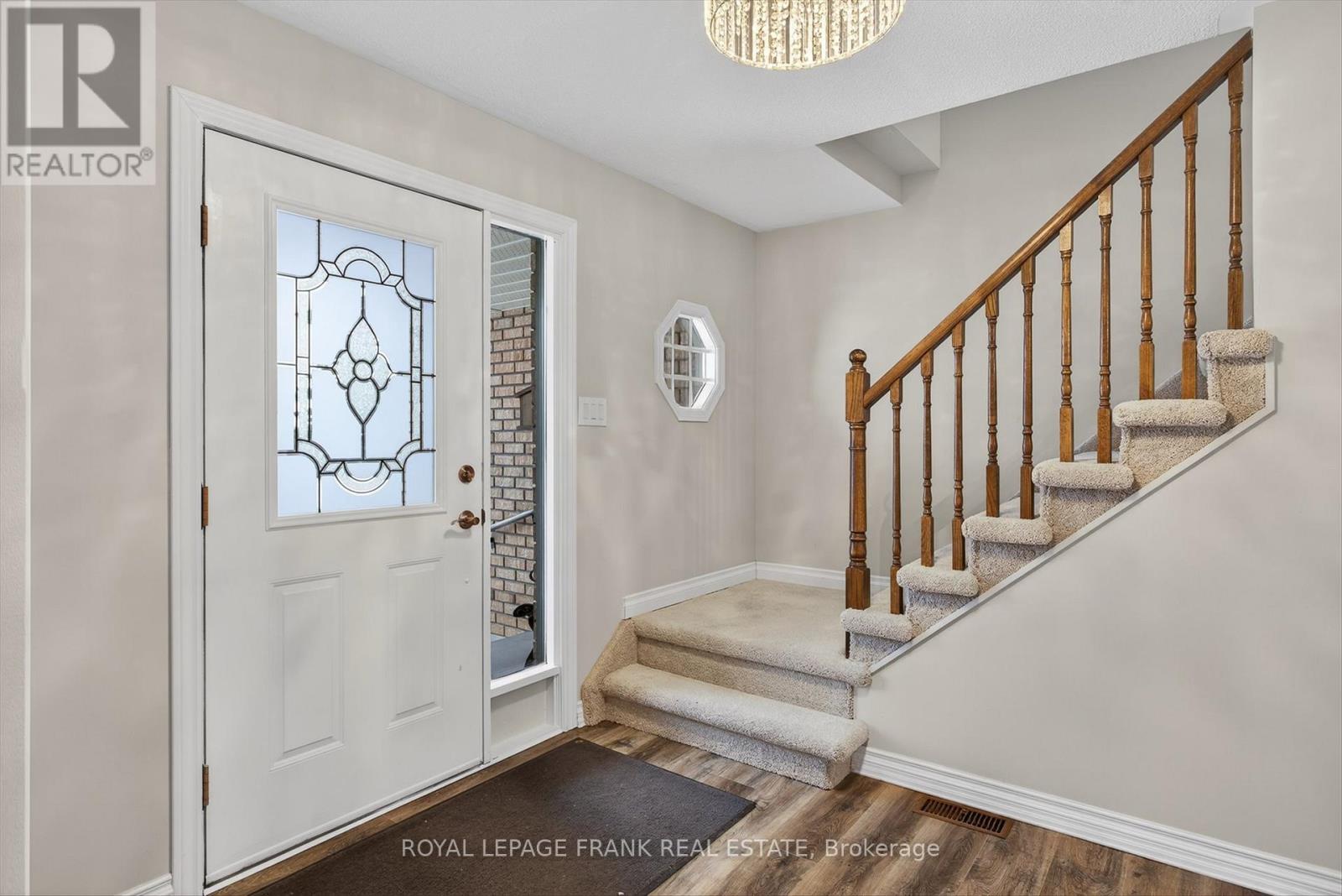 1821 Parkwood Circle, Peterborough (Monaghan Ward 2), Ontario  K9J 8C3 - Photo 3 - X12811250