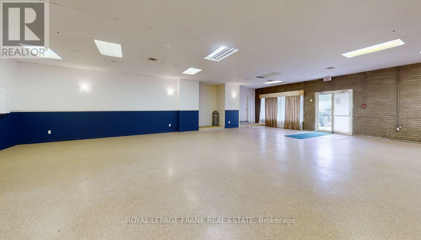 354(L) - 358 Lindsay Street S, Kawartha Lakes (Lindsay), Ontario  K9V 4R4 - Photo 3 - X12812446