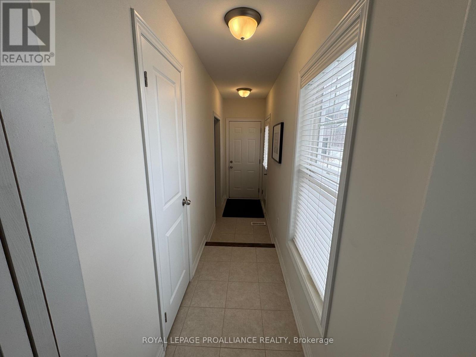 929 Broadway Boulevard, Peterborough (Northcrest Ward 5), Ontario  K9H 0J2 - Photo 6 - X12812720