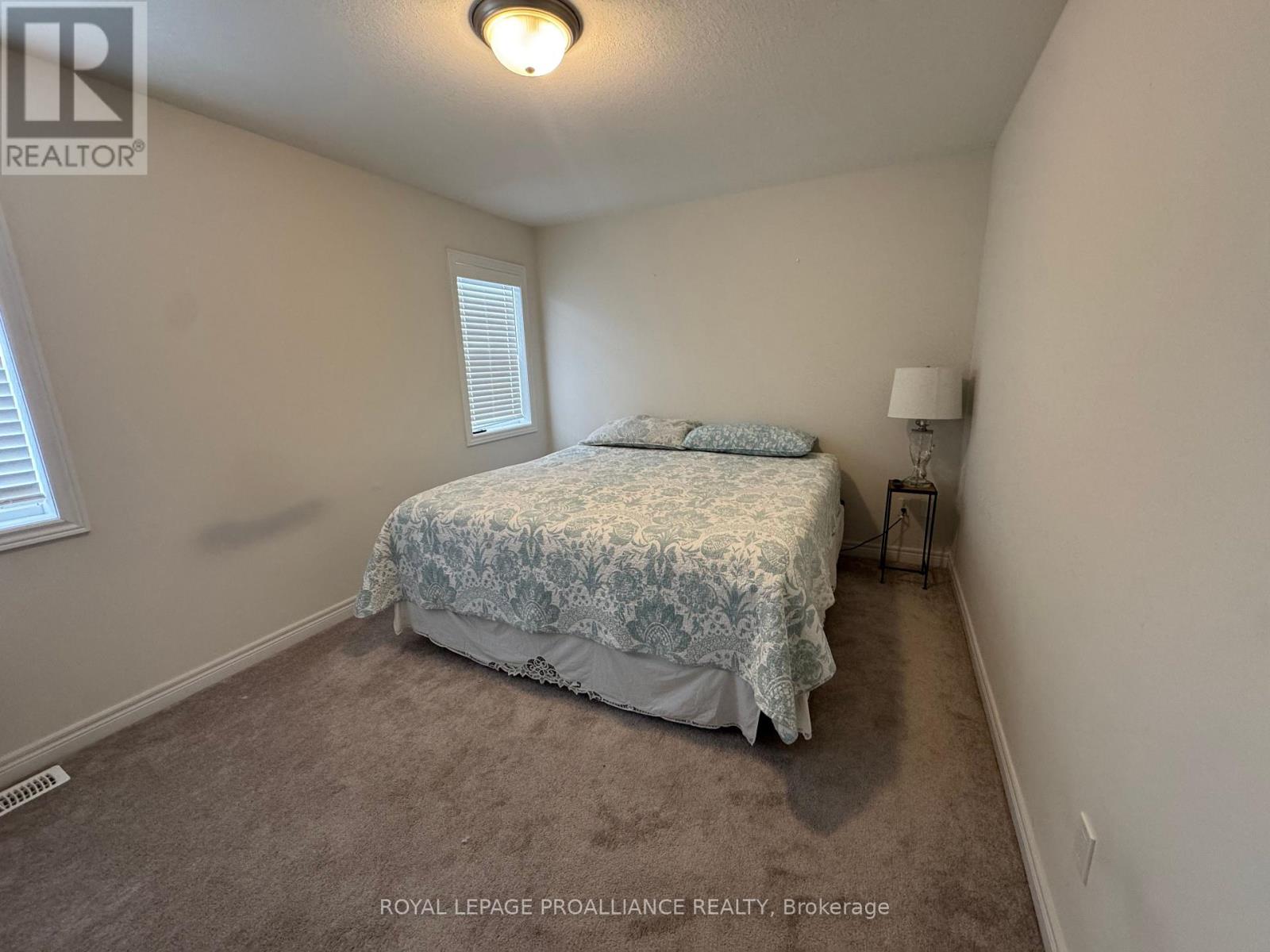 929 Broadway Boulevard, Peterborough (Northcrest Ward 5), Ontario  K9H 0J2 - Photo 9 - X12812720