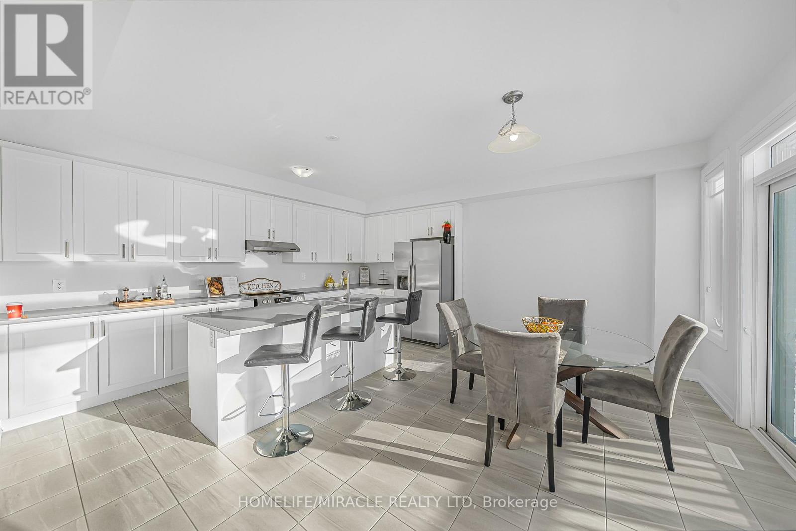 192 St Joseph Road, Kawartha Lakes (Lindsay), Ontario  K9V 6A9 - Photo 16 - X12813526