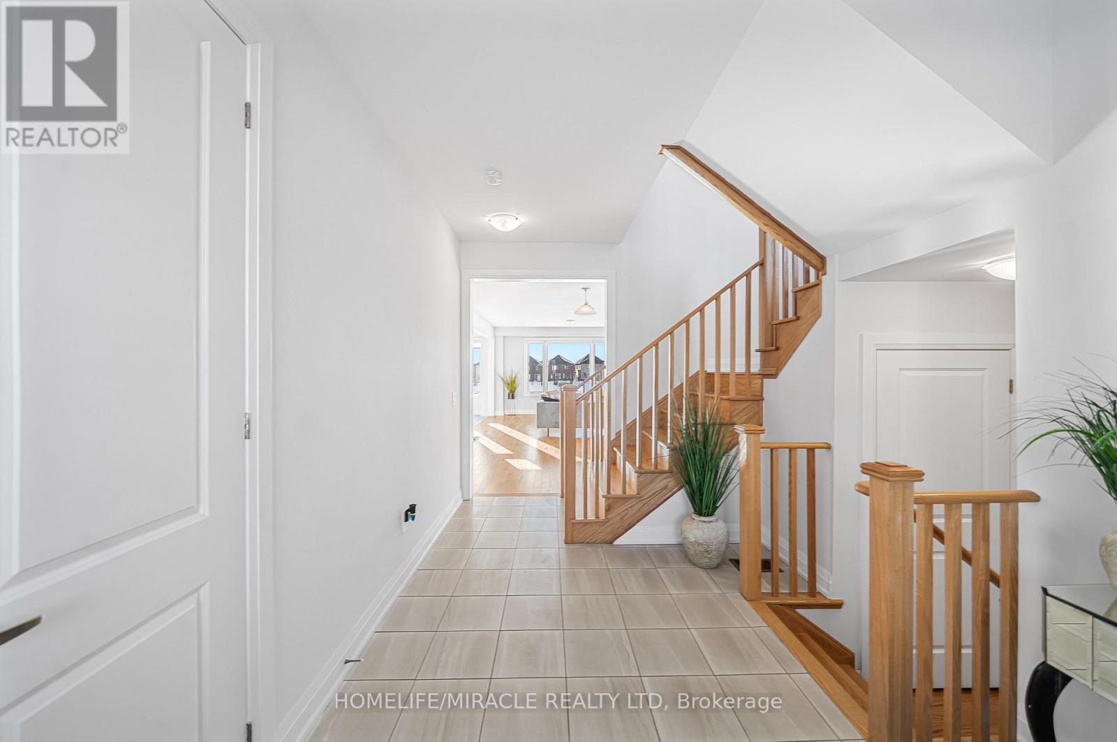 192 St Joseph Road, Kawartha Lakes (Lindsay), Ontario  K9V 6A9 - Photo 8 - X12813526