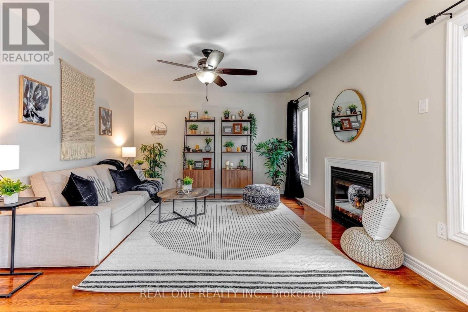 55 Sweetnam Drive, Kawartha Lakes (Lindsay), Ontario  K9V 0A7 - Photo 4 - X12813746