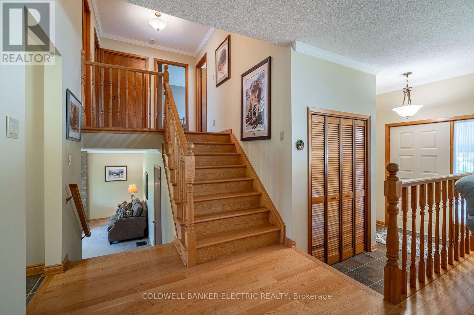 962 Golfview Road, Peterborough (Otonabee Ward 1), Ontario  K9J 7W4 - Photo 15 - X12814460