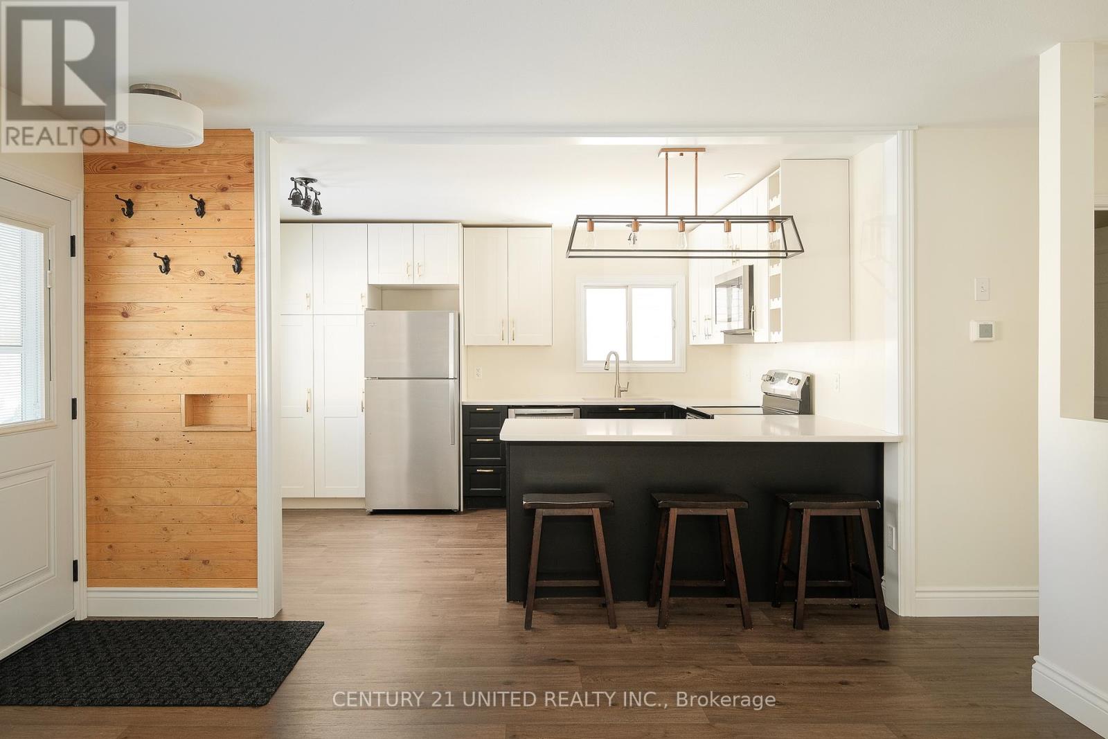 123 Towerhill Road, Peterborough (Northcrest Ward 5), Ontario  K9H 7M7 - Photo 2 - X12815044