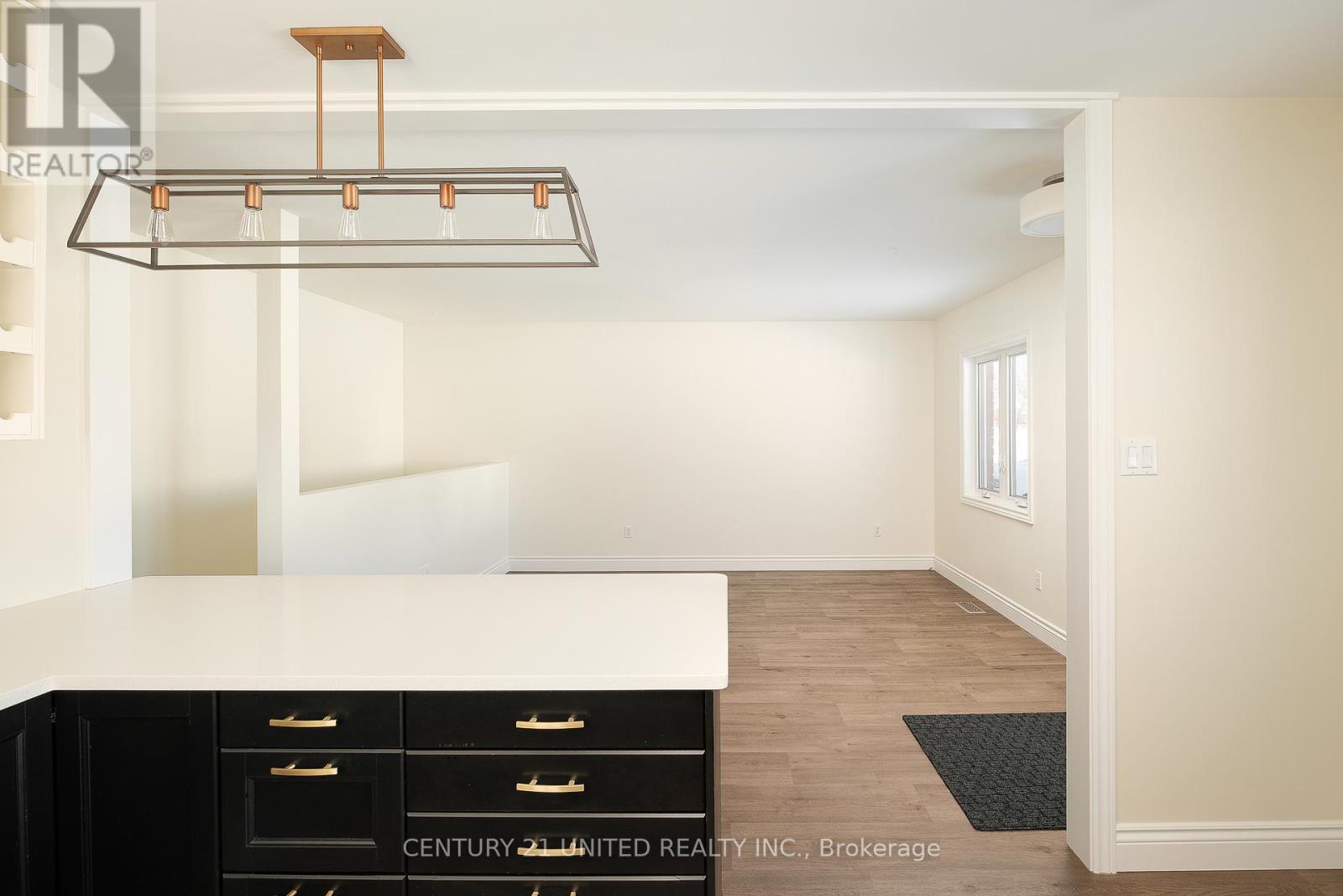 123 Towerhill Road, Peterborough (Northcrest Ward 5), Ontario  K9H 7M7 - Photo 5 - X12815044