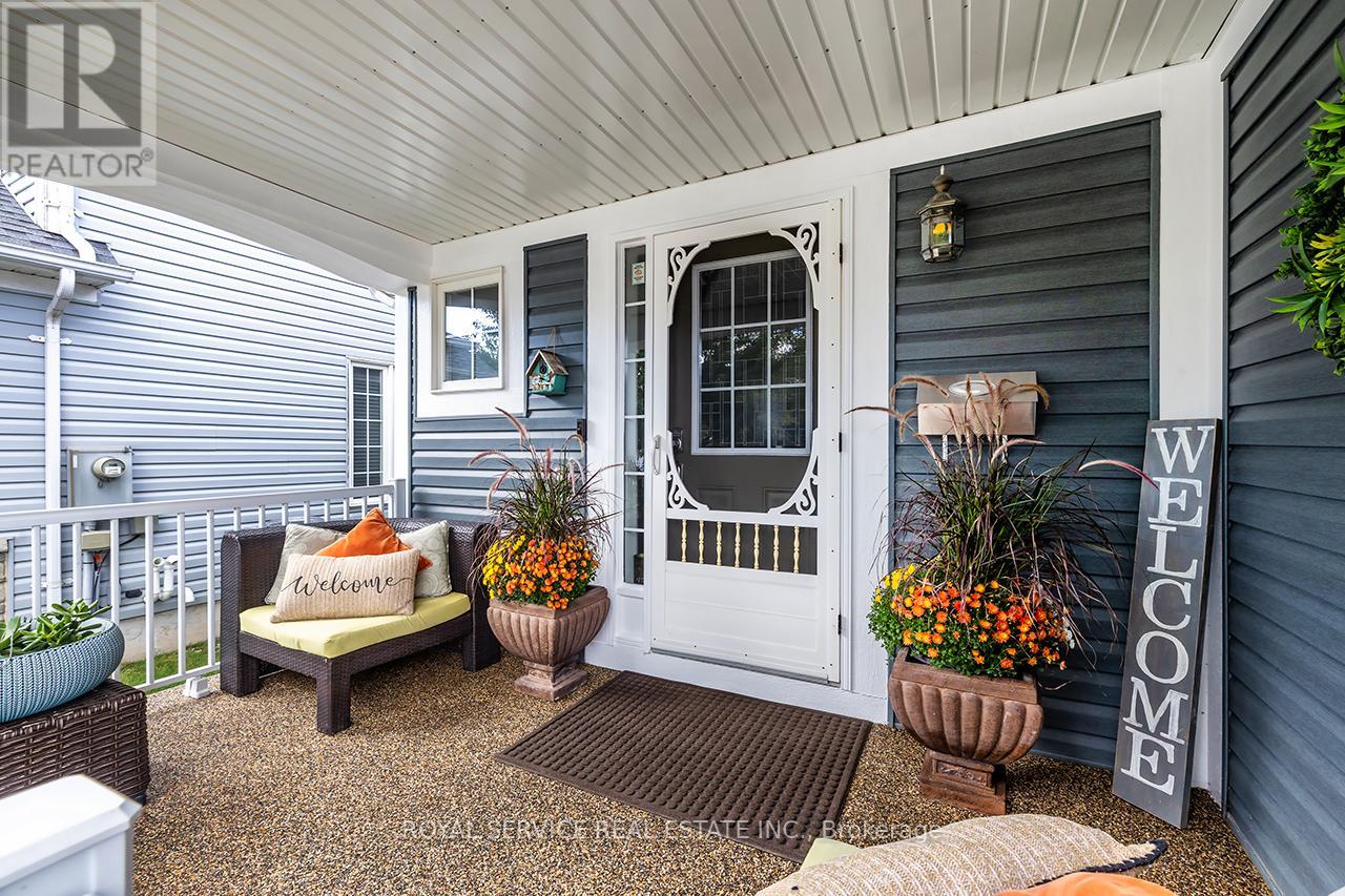 66 Stillwell Lane, Clarington (Newcastle), Ontario  L1B 1R4 - Photo 3 - E12815378