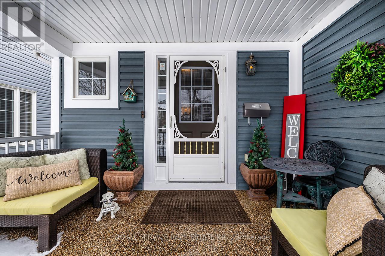 66 Stillwell Lane, Clarington (Newcastle), Ontario  L1B 1R4 - Photo 4 - E12815378