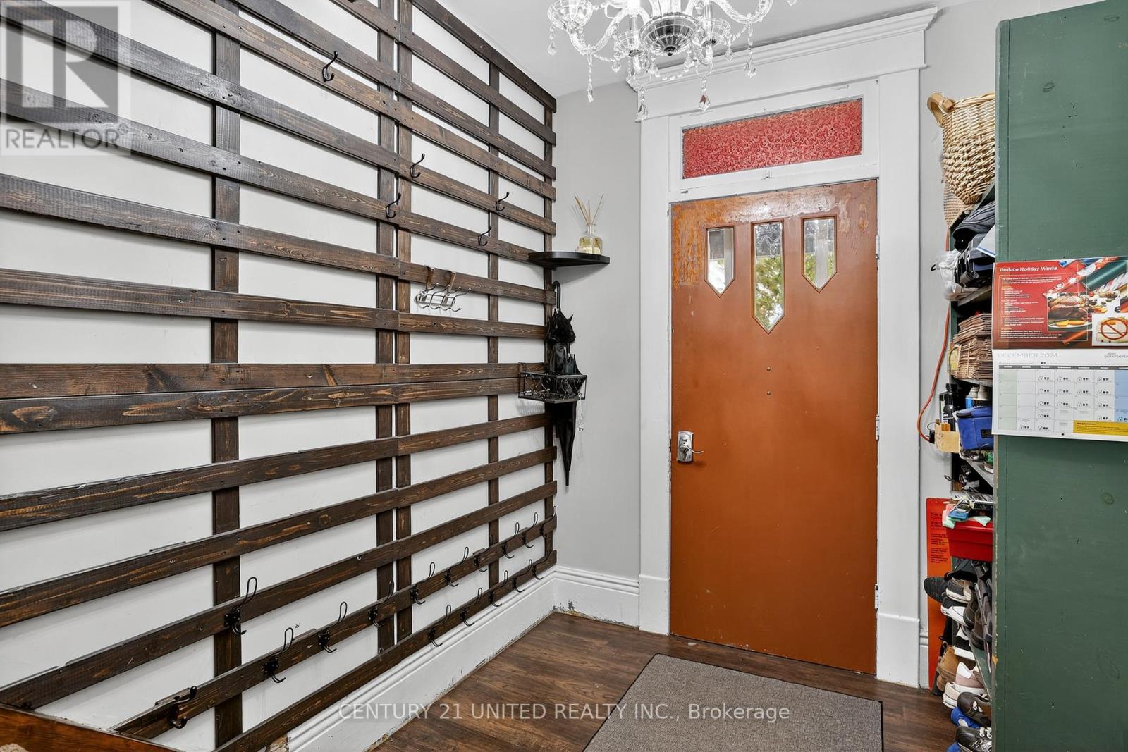 201 Romaine Street, Peterborough (Otonabee Ward 1), Ontario  K9J 2C3 - Photo 5 - X12816034