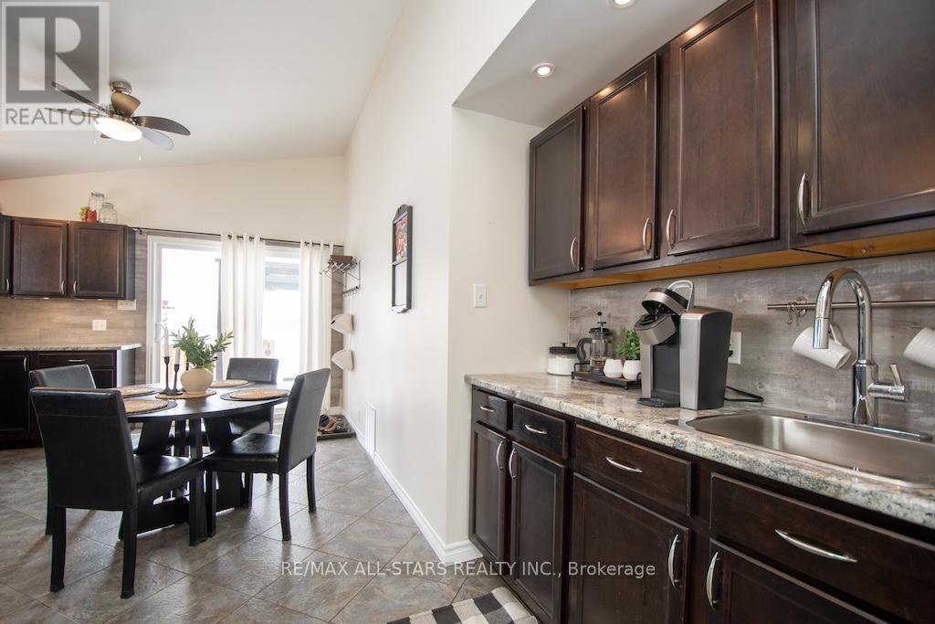 874 Monarch Road, Kawartha Lakes (Lindsay), Ontario  K9V 4R1 - Photo 16 - X12817888