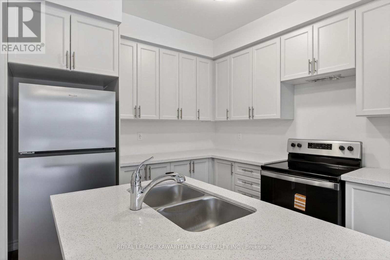 77 Watts Mew, Kawartha Lakes (Lindsay), Ontario  K9V 0T3 - Photo 12 - X12817954