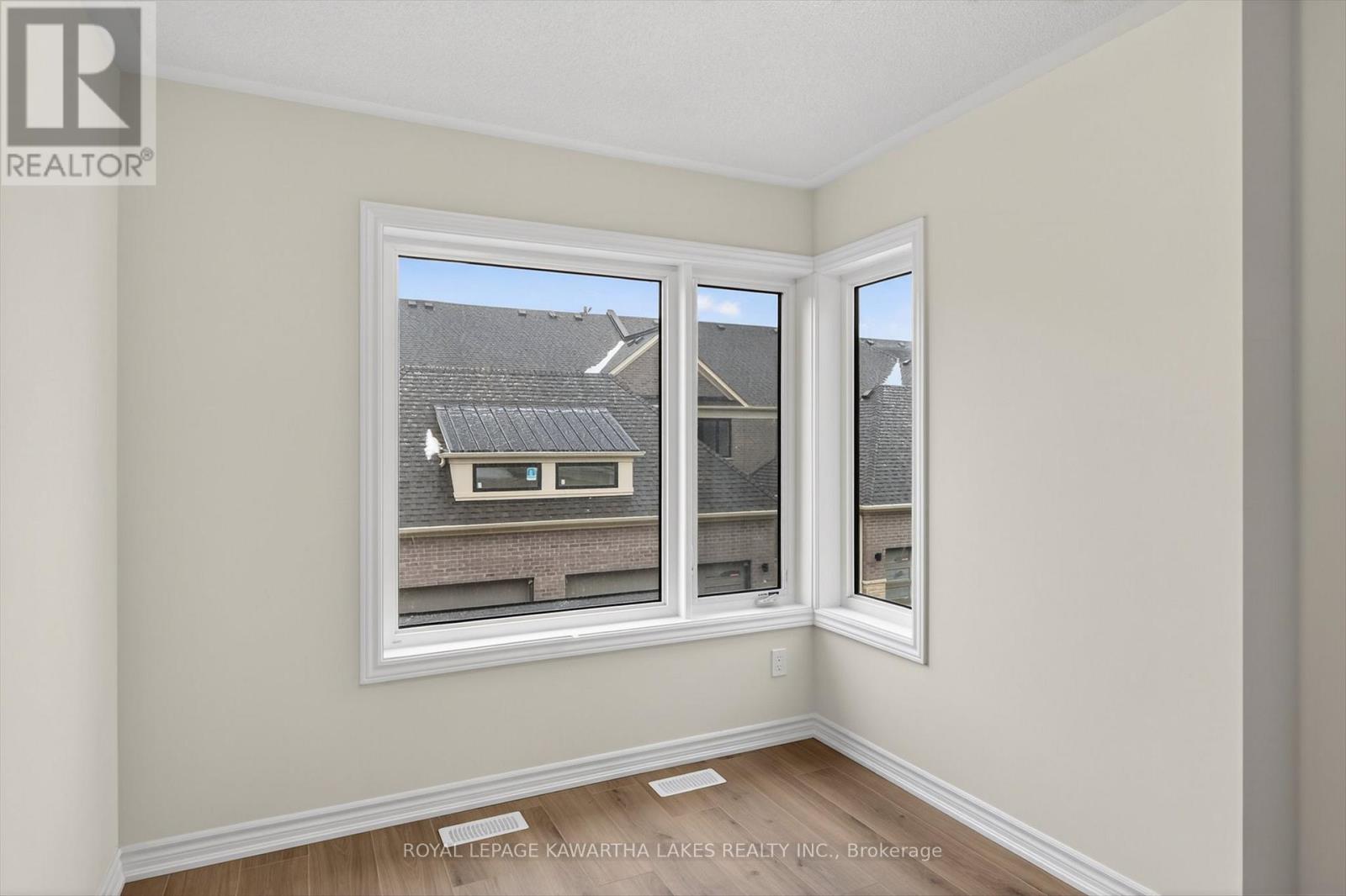 77 Watts Mew, Kawartha Lakes (Lindsay), Ontario  K9V 0T3 - Photo 30 - X12817954