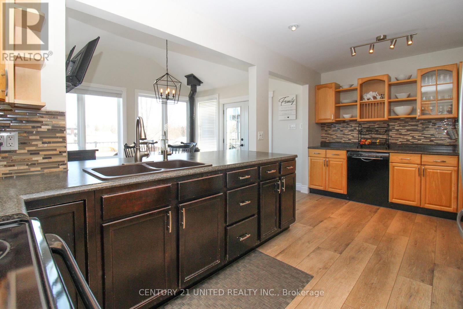 1203 Edmison Drive, Peterborough (Northcrest Ward 5), Ontario  K9H 6V2 - Photo 18 - X12819544