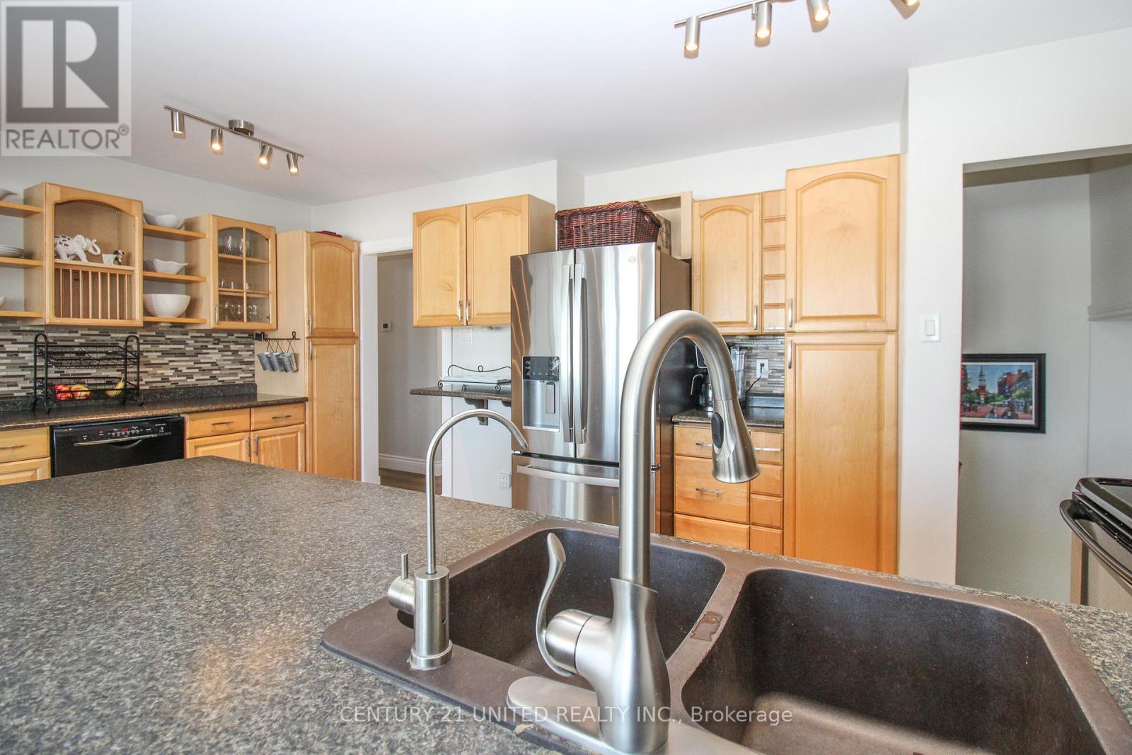 1203 Edmison Drive, Peterborough (Northcrest Ward 5), Ontario  K9H 6V2 - Photo 21 - X12819544