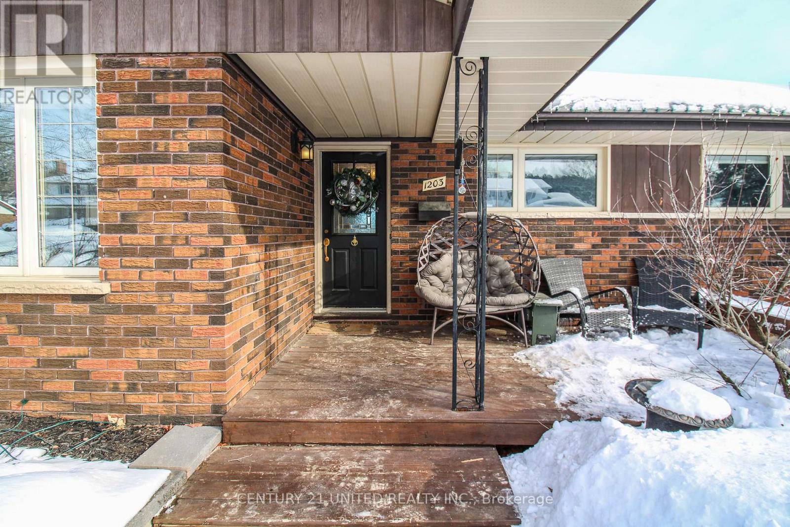 1203 Edmison Drive, Peterborough (Northcrest Ward 5), Ontario  K9H 6V2 - Photo 3 - X12819544