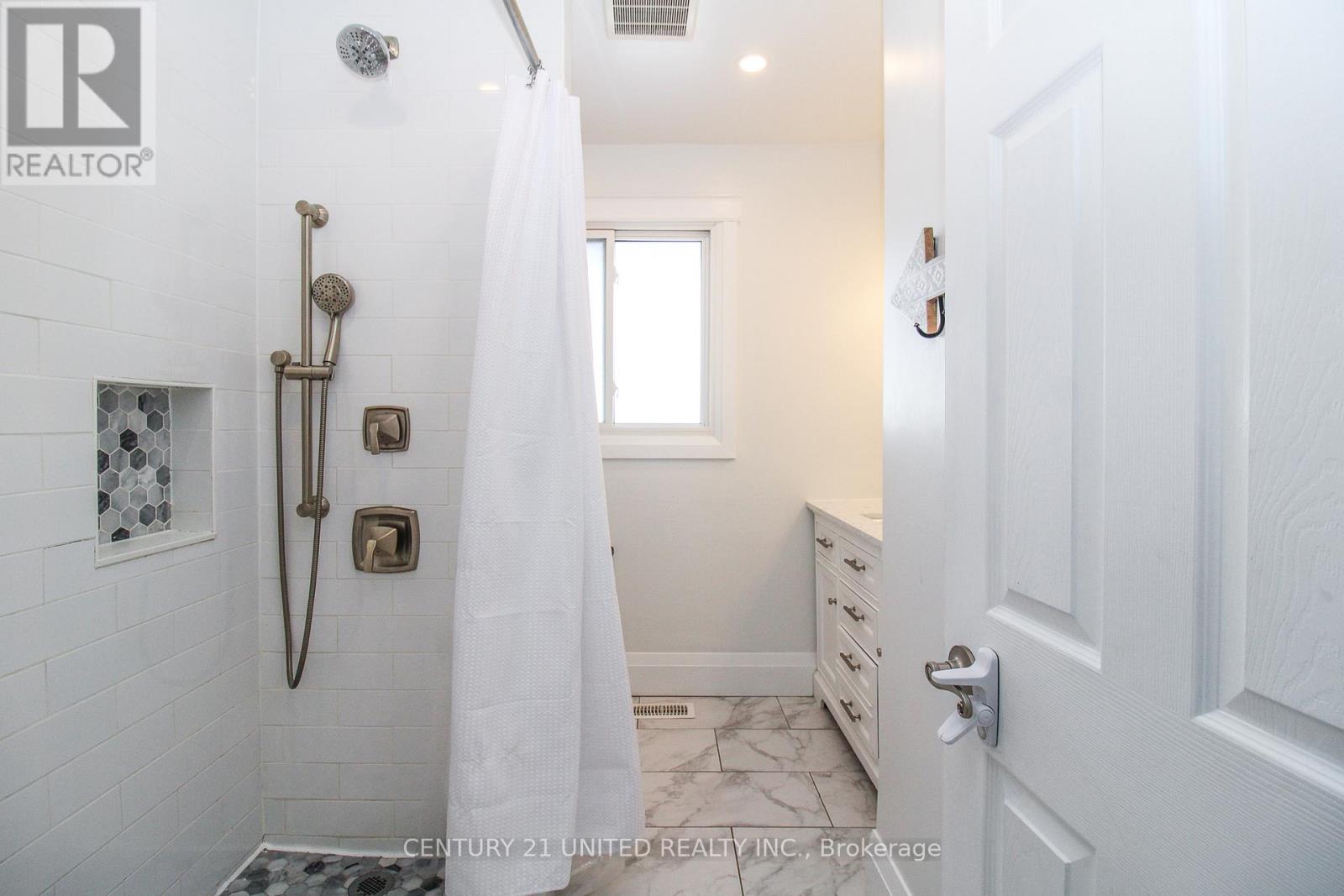 1203 Edmison Drive, Peterborough (Northcrest Ward 5), Ontario  K9H 6V2 - Photo 32 - X12819544