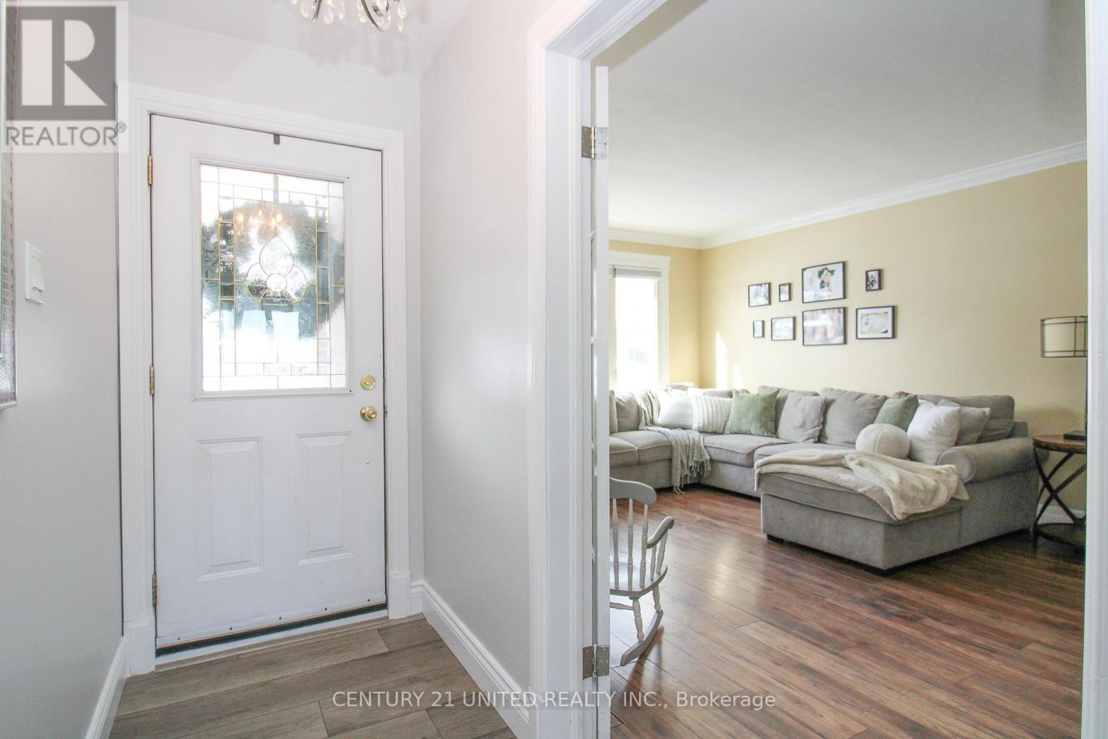 1203 Edmison Drive, Peterborough (Northcrest Ward 5), Ontario  K9H 6V2 - Photo 6 - X12819544