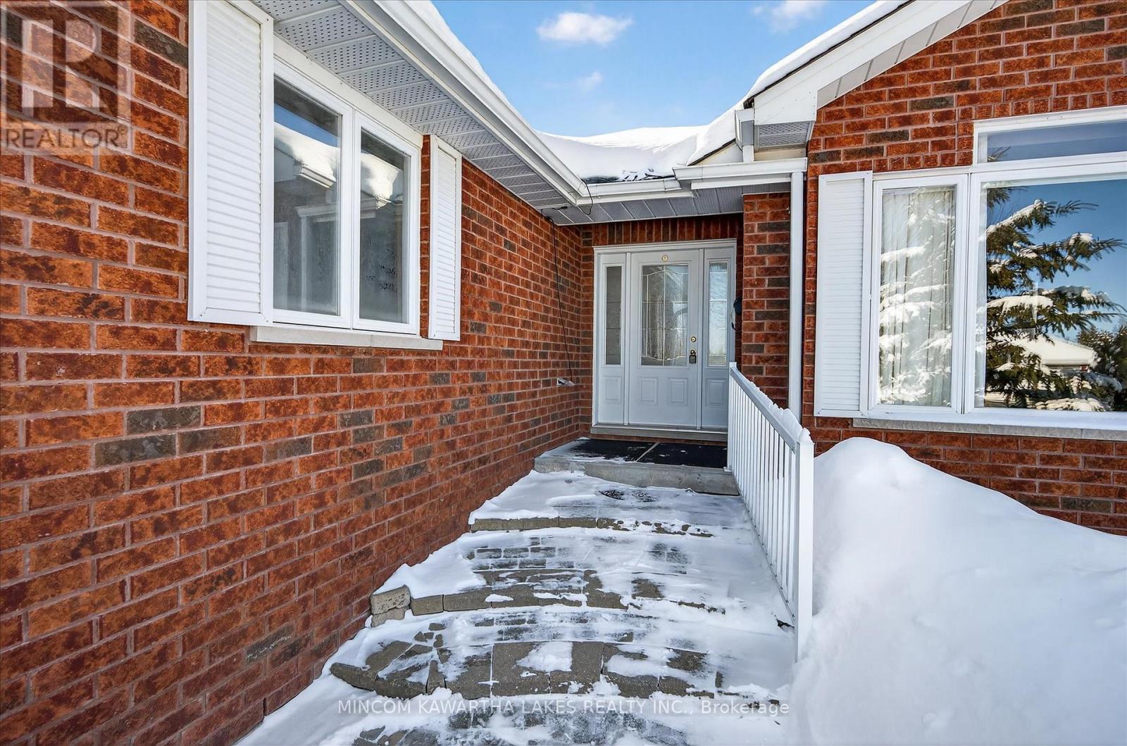 1643 Fair Avenue, Peterborough (Monaghan Ward 2), Ontario  K9K 2R4 - Photo 4 - X12819744