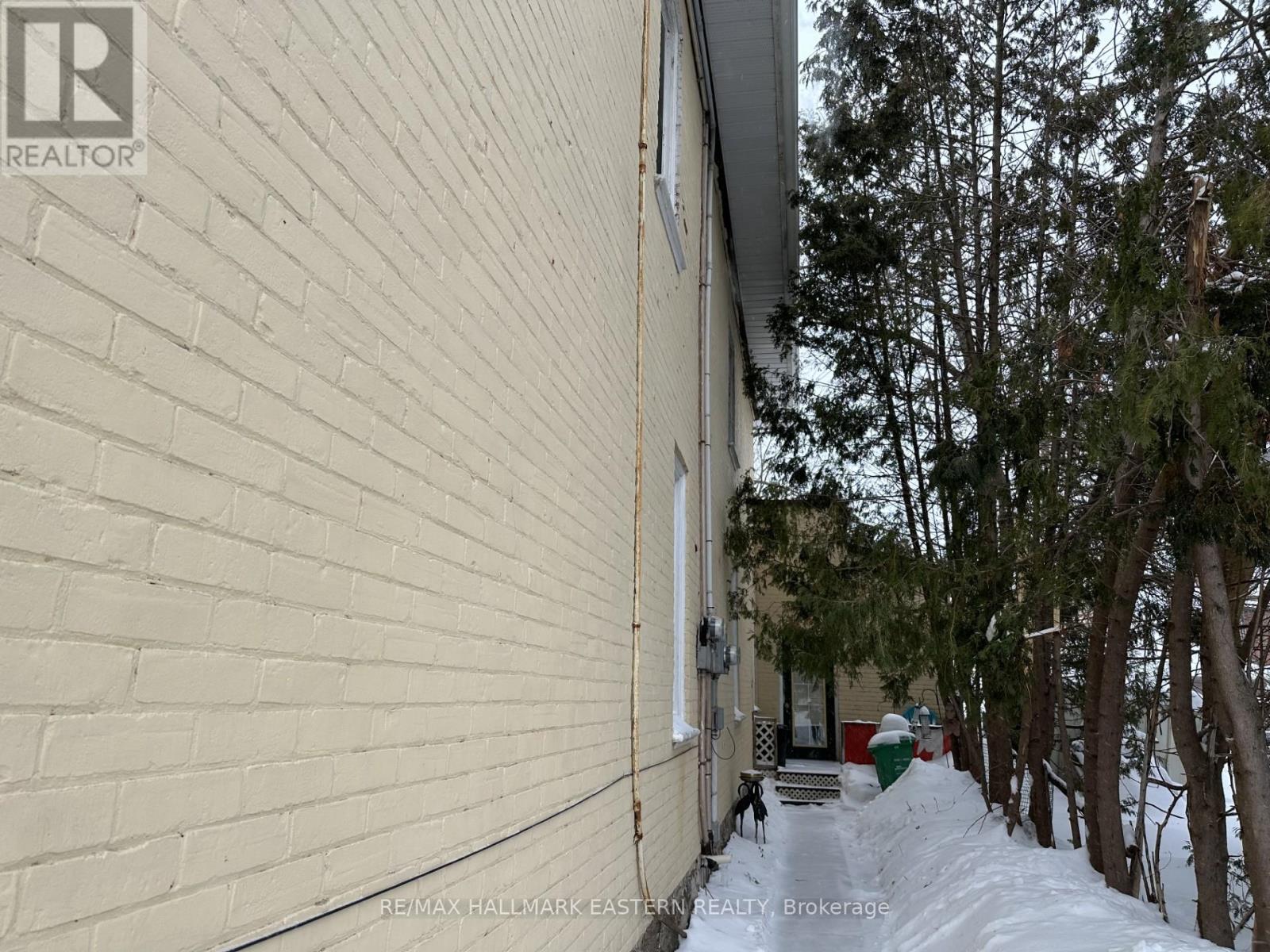 287 Stewart Street, Peterborough (Town Ward 3), Ontario  K9J 3N2 - Photo 5 - X12820140