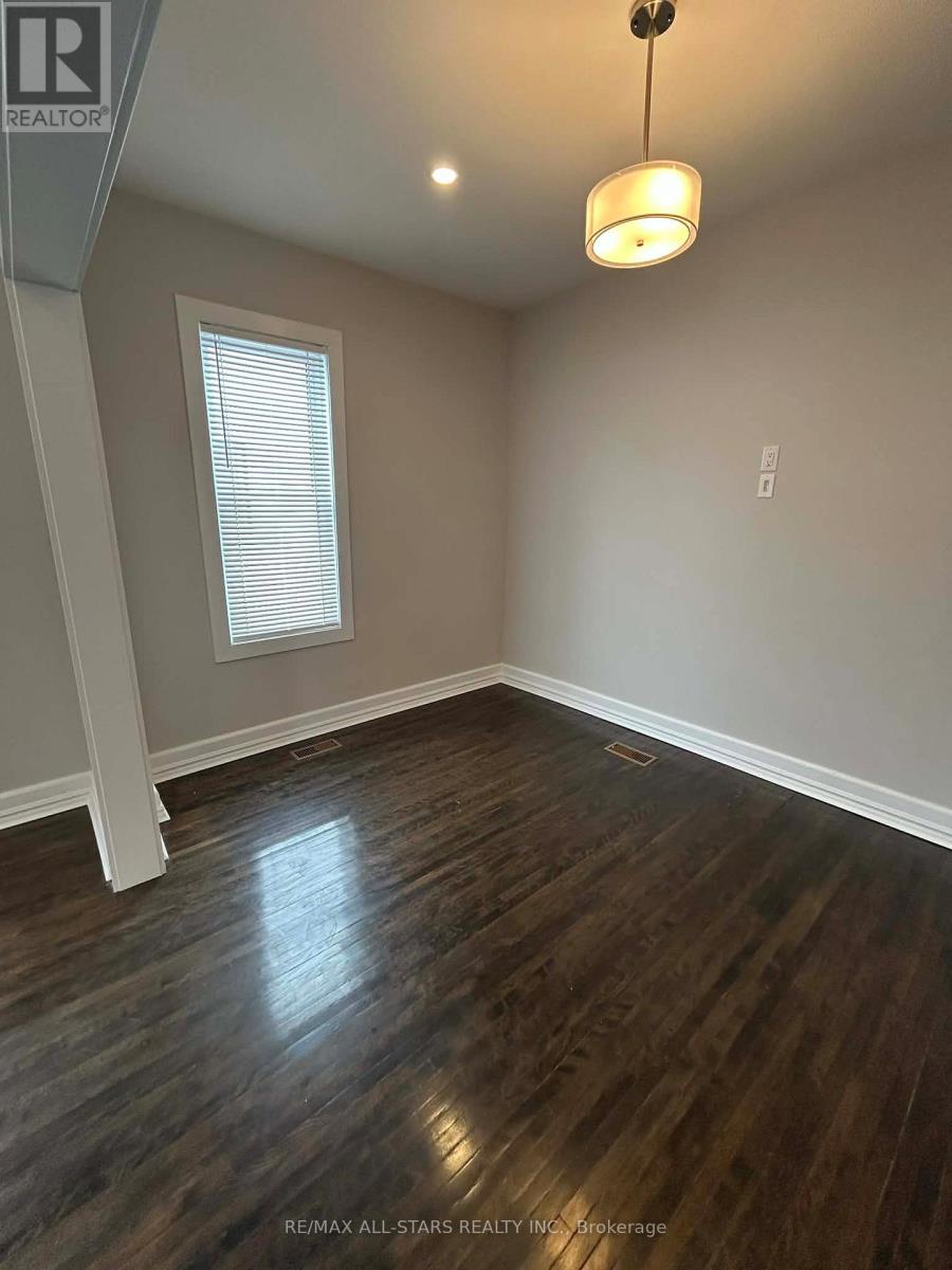 A - 56 Elgin Street, Kawartha Lakes (Lindsay), Ontario  K9V 3W5 - Photo 13 - X12820552