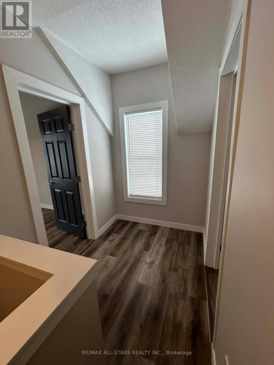 A - 56 Elgin Street, Kawartha Lakes (Lindsay), Ontario  K9V 3W5 - Photo 25 - X12820552