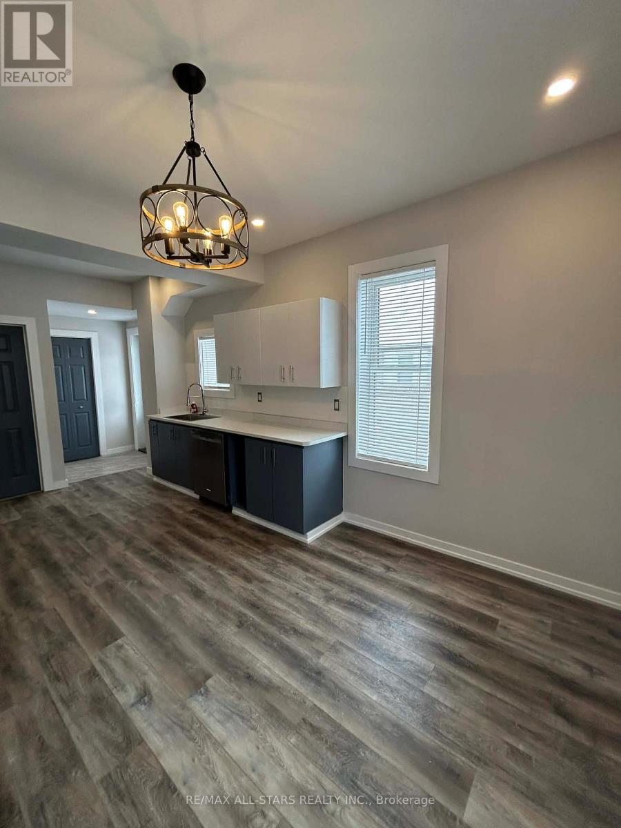 A - 56 Elgin Street, Kawartha Lakes (Lindsay), Ontario  K9V 3W5 - Photo 8 - X12820552