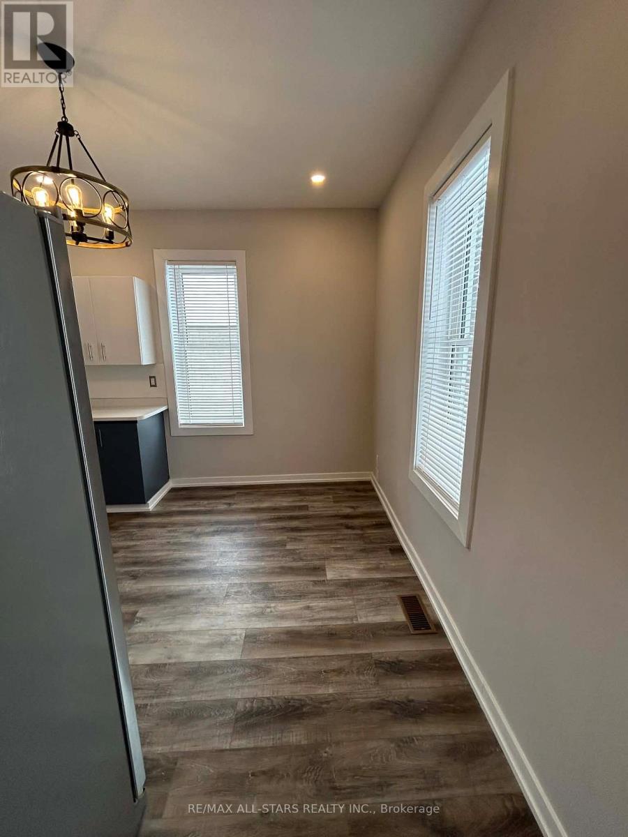 A - 56 Elgin Street, Kawartha Lakes (Lindsay), Ontario  K9V 3W5 - Photo 9 - X12820552