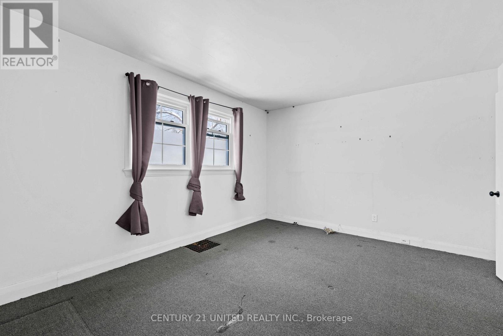 598 Donegal Street, Peterborough (Town Ward 3), Ontario  K9H 4M4 - Photo 11 - X12820566