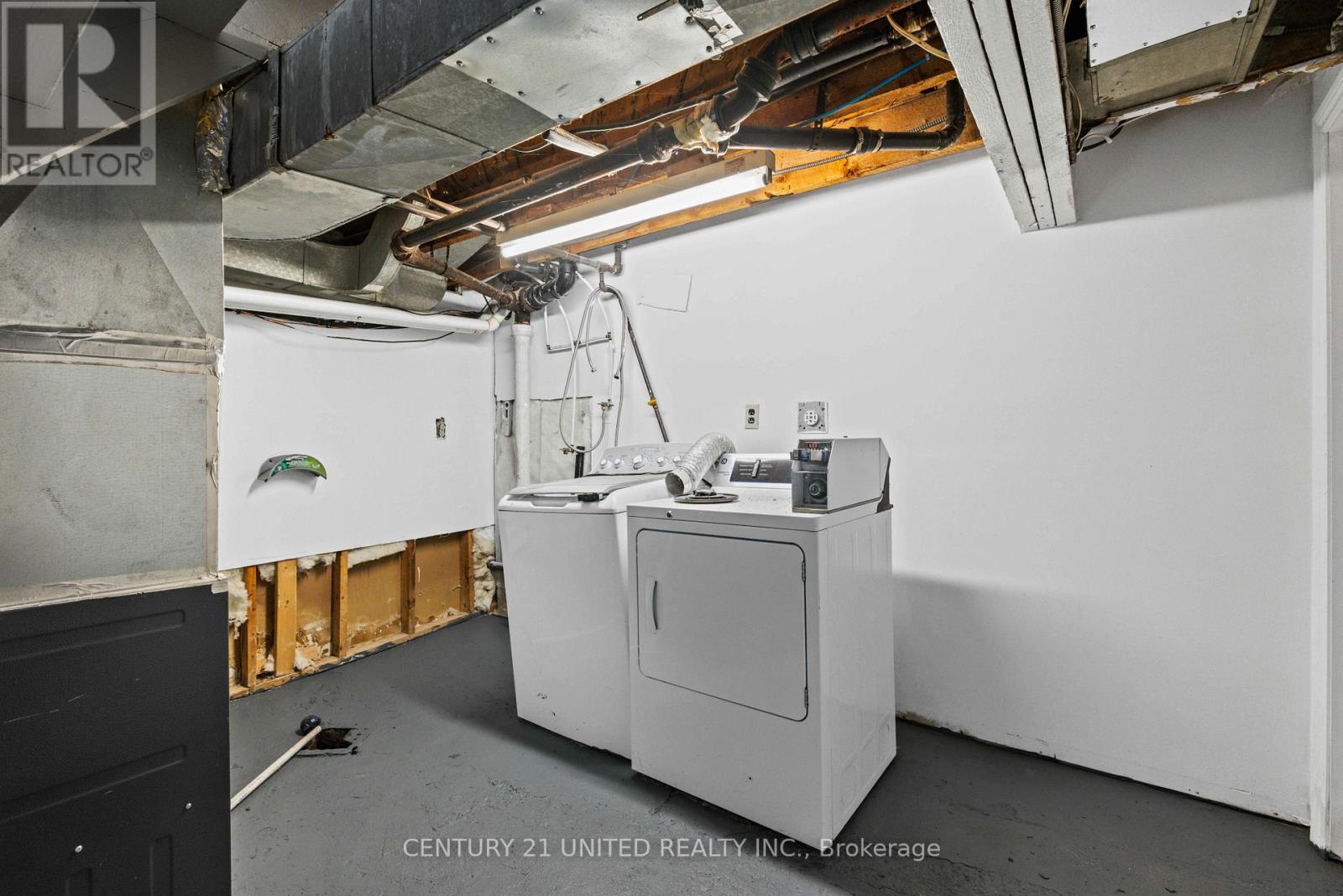 598 Donegal Street, Peterborough (Town Ward 3), Ontario  K9H 4M4 - Photo 17 - X12820566