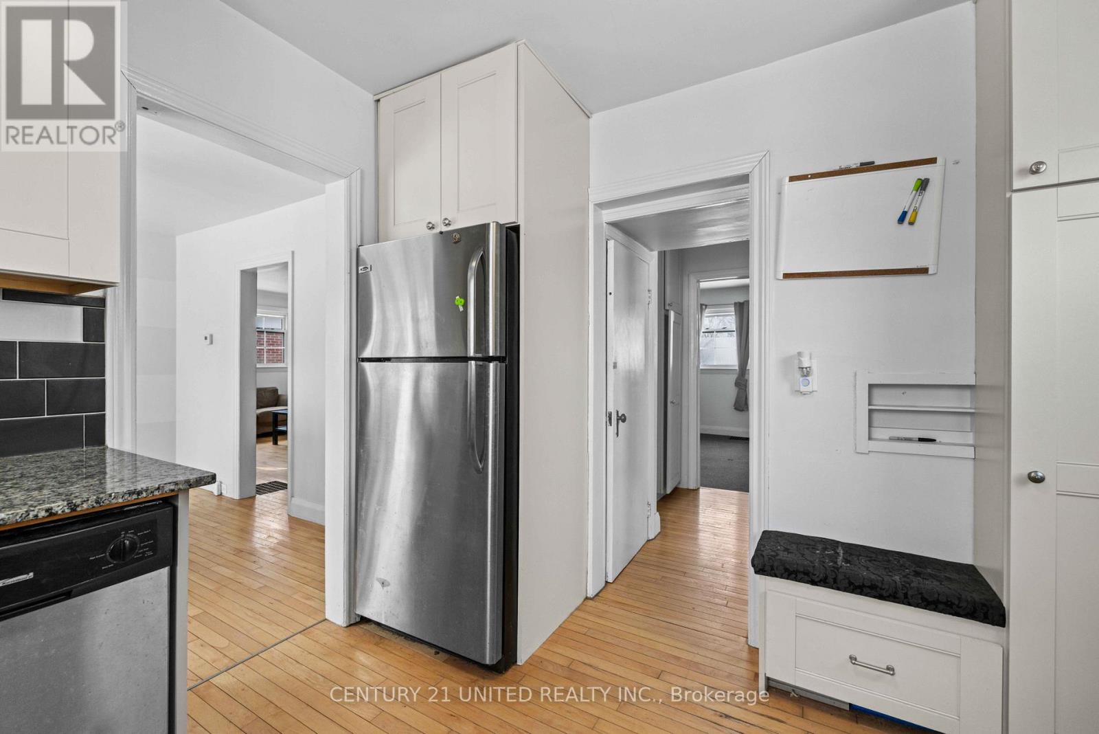 598 Donegal Street, Peterborough (Town Ward 3), Ontario  K9H 4M4 - Photo 9 - X12820566