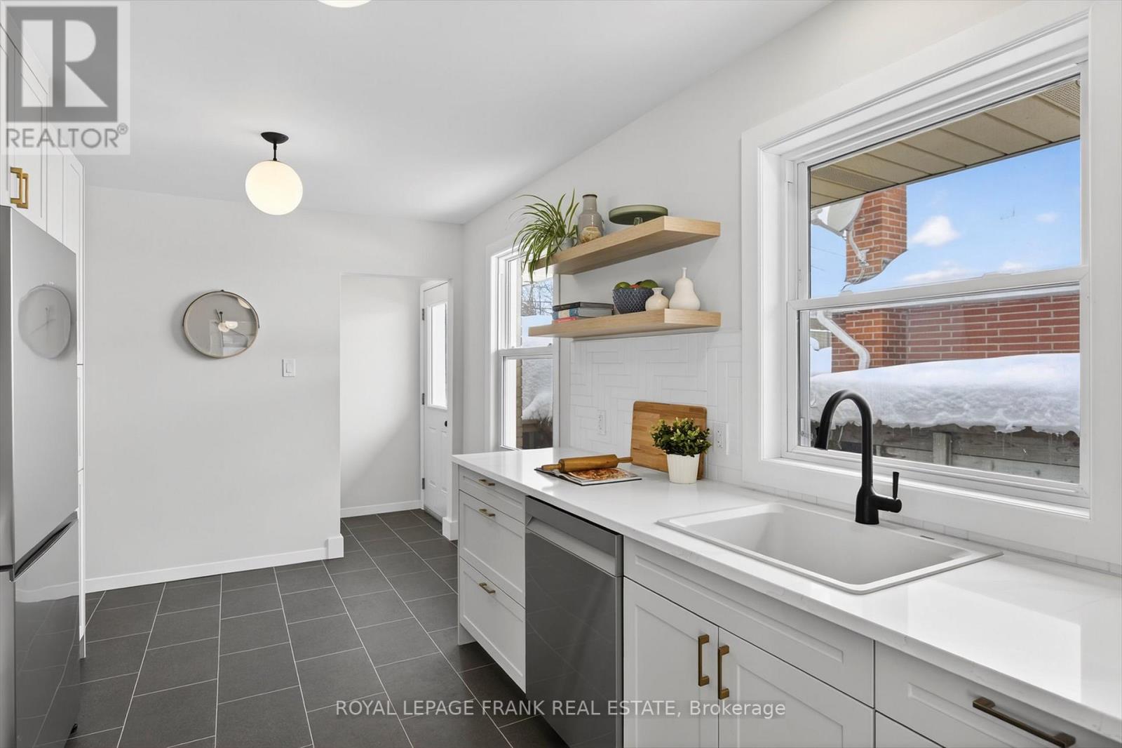 781 Hopkins Avenue, Peterborough (Town Ward 3), Ontario  K9J 4Y7 - Photo 13 - X12820898