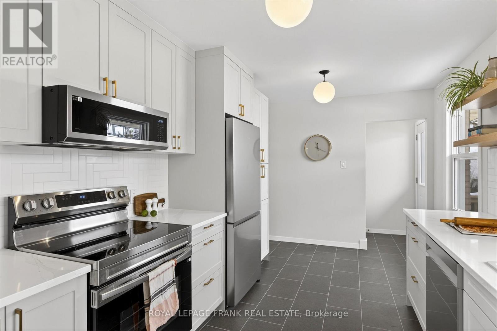 781 Hopkins Avenue, Peterborough (Town Ward 3), Ontario  K9J 4Y7 - Photo 14 - X12820898